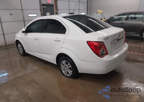 2015 Chevrolet Sonic Lt Auto z USA, uszkodzony, nr VIN 1G1JC5SH5F4161501